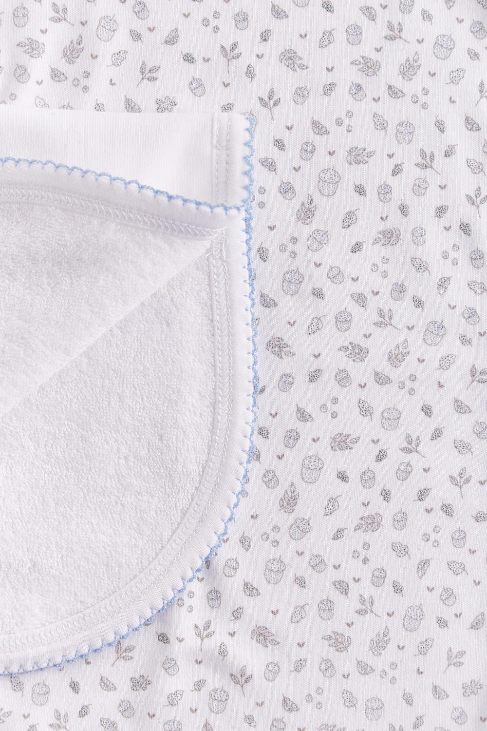 Protect your clothes after feeding with this set of two cute and ultra soft burp clothes! Two Pima cotton burp clothes of approx. 18 cm x 36 cm, one with our Leaves full print and the other one plain white with embroidered little leaves and acorns. Reverse side has absorbent towel for extra comfort. This product is a MUST have! Composition: 100% Pima Cotton. Made in Peru. Machine washable.