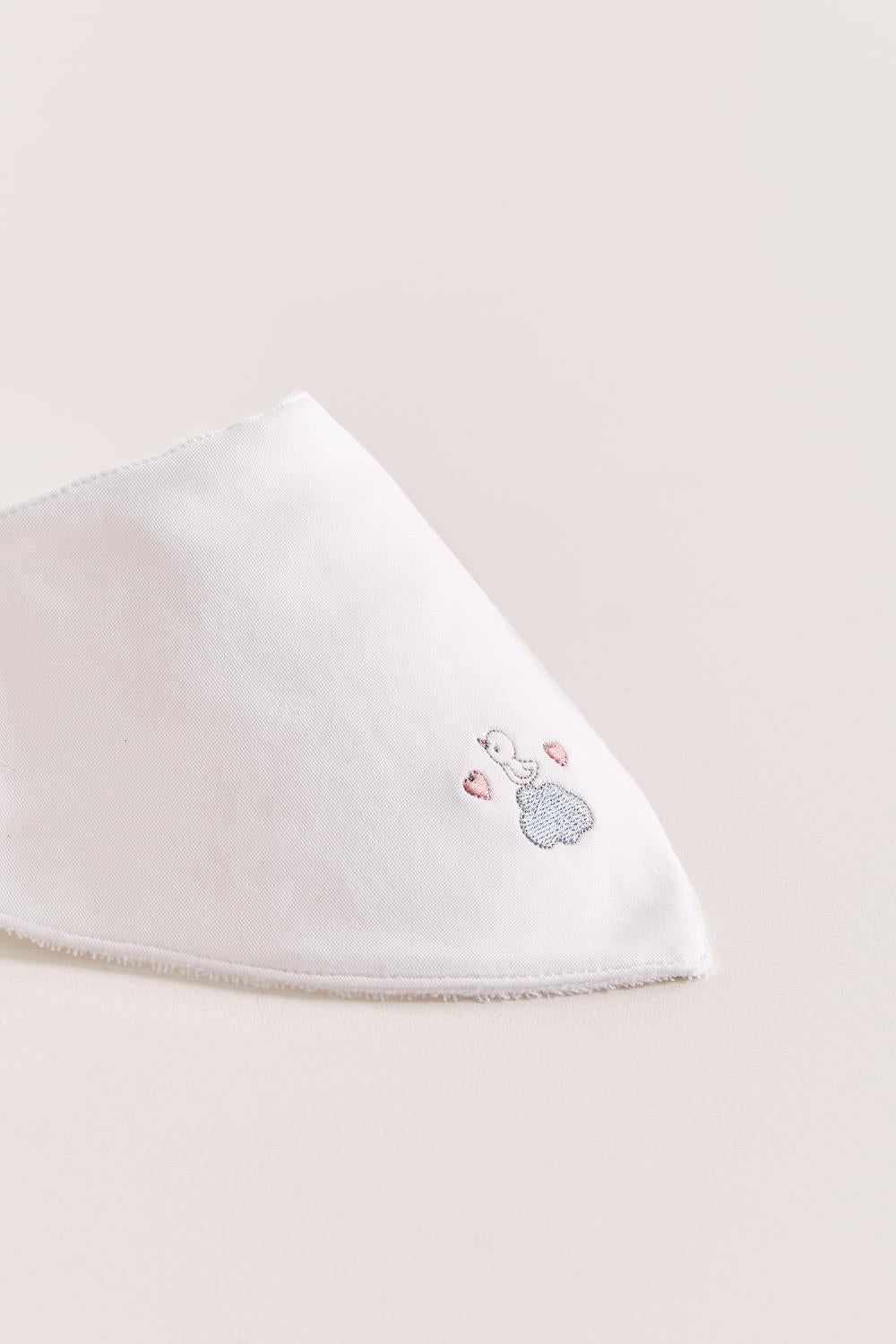 This set of 2 bandana style bibs is perfect to fit your baby from 0 to 6 months. It not only helps to keep teething baby dry and neat, but is also versatile enough for any daily outfit. One comes with embroidered details and the second one comes with full print of our Fall in Love collection. The reverse side has an absorbent towel for an extra comfort. Composition: 100% Peruvian Pima Cotton. Made in Peru. Machine washable.