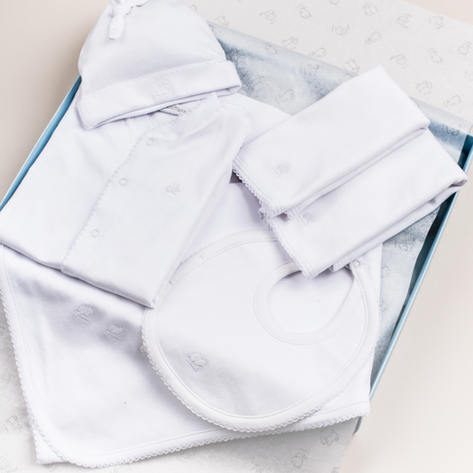 How to wash and leave your newborn clothes ready for baby’s arrival?