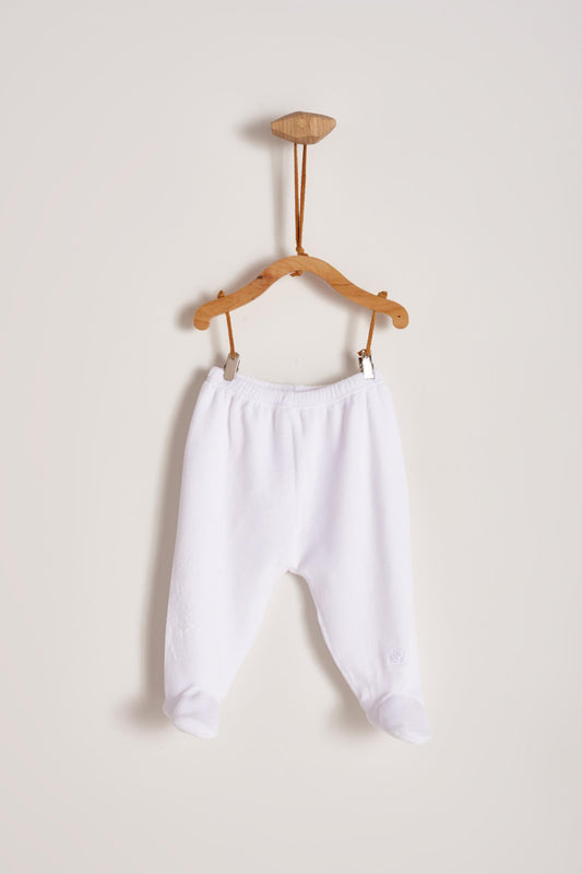 These super cute and soft plush footed pants are a maternity bag must-have! Pants have elastic waist for easy dressing. Match it with our plush cardigans for the sweetest look! Colour: White Composition: 85% Peruvian Pima Cotton, 15% Polyester Made in Peru. Machine washable. Safety warning: Keep away from fire.