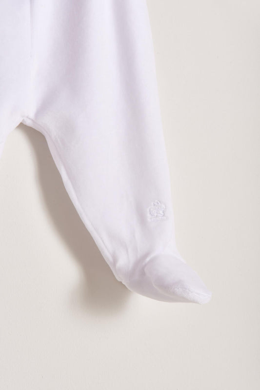 These super cute and soft plush footed pants are a maternity bag must-have! Pants have elastic waist for easy dressing. Match it with our plush cardigans for the sweetest look! Colour: White Composition: 85% Peruvian Pima Cotton, 15% Polyester Made in Peru. Machine washable. Safety warning: Keep away from fire.