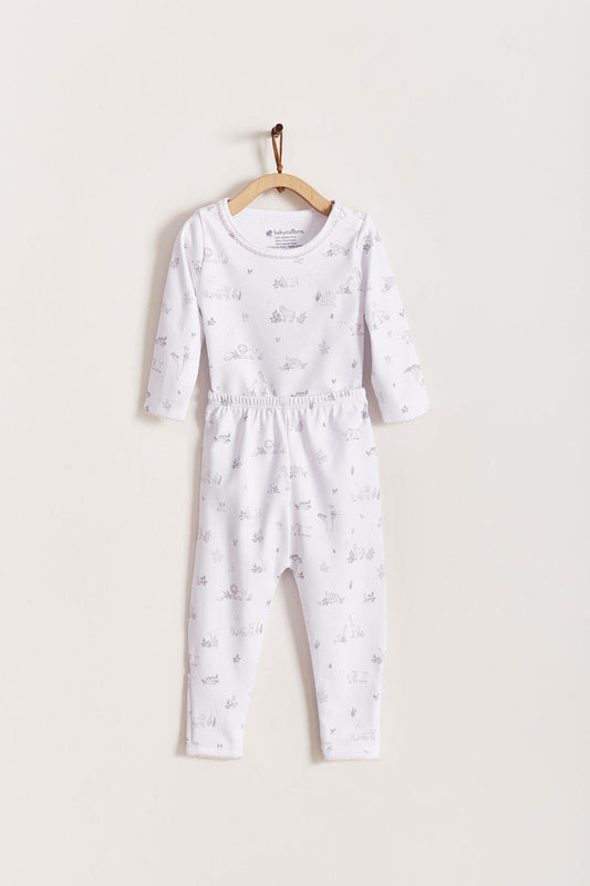 * This Mini Safari two-piece Pima cotton set is a must for your baby! * Long-sleeved bodysuit with snaps on the shoulder for a better fit and footless printed pants with cuffs that can be folded to cover the feet, especially the first days of the baby.  Composition: 100% Peruvian Pima Cotton.  Made in Peru. Machine wash cold.