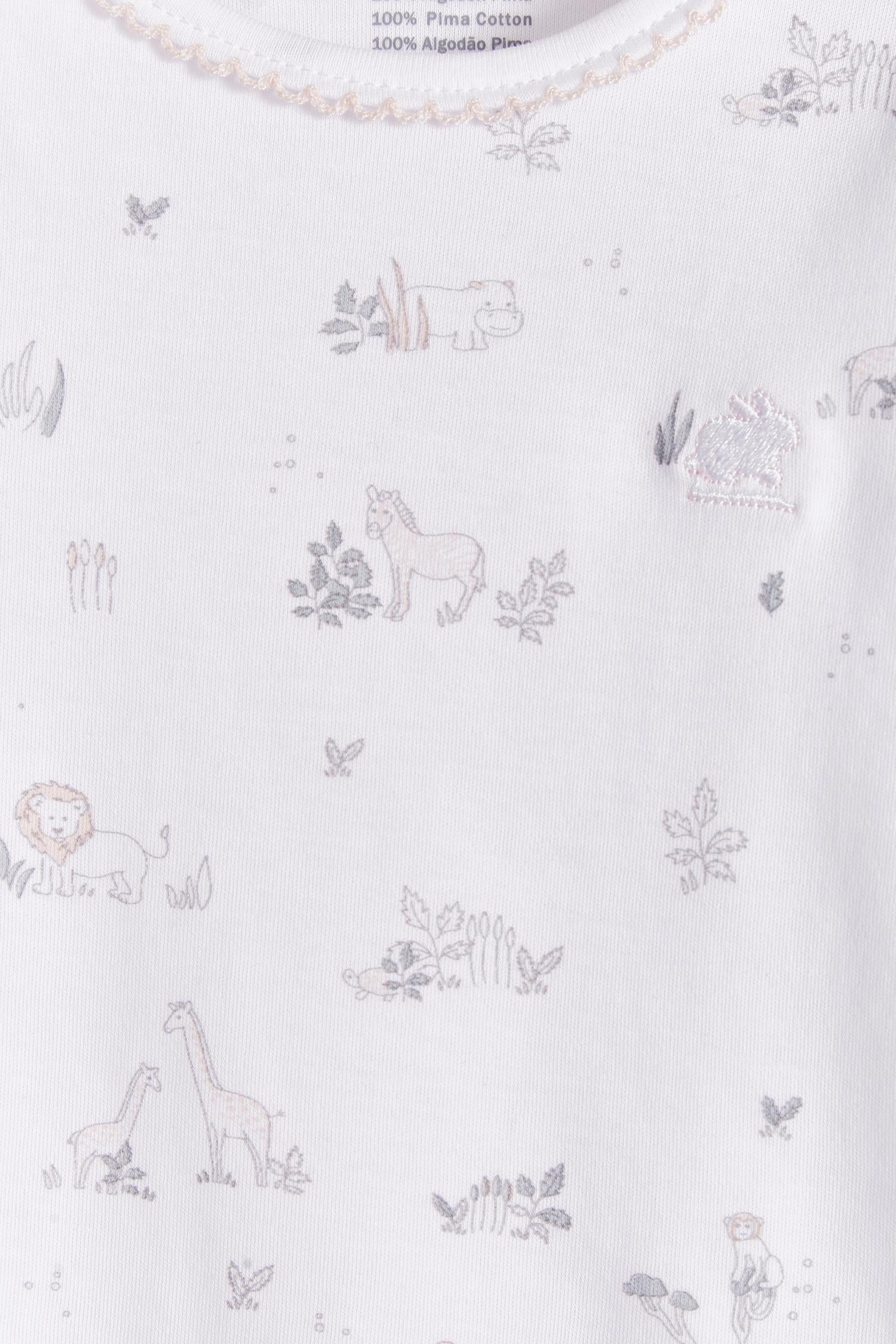 * This Mini Safari two-piece Pima cotton set is a must for your baby! * Long-sleeved bodysuit with snaps on the shoulder for a better fit and footless printed pants with cuffs that can be folded to cover the feet, especially the first days of the baby.  Composition: 100% Peruvian Pima Cotton.  Made in Peru. Machine wash cold.