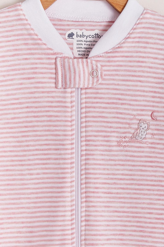 Good Night Owl long-sleeves stripped footie is what a maternity bag must-have! With zipper added for more comfort and practicality. In the larger sizes it has anti-slips on the feet so that babies do not slip when they start to take their first steps. Match it with our any of the accessories of the collection for a complete look! Colour: Pink and white. Composition: 100% Peruvian Pima Cotton.  Made in Peru.  Machine washable.   Safety warning: Keep away from fire.