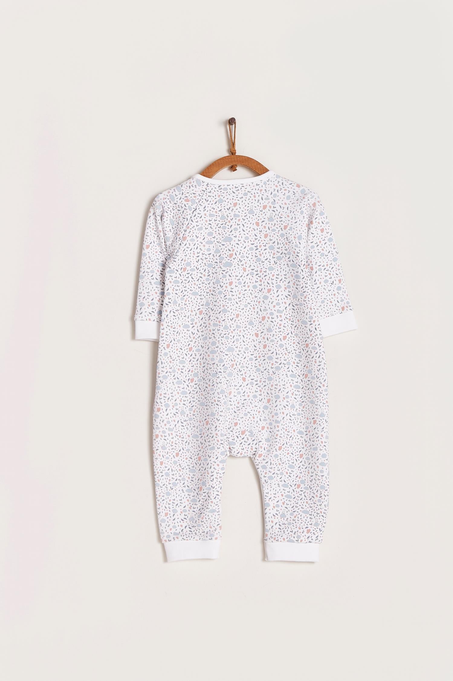 Our Fall in Love footless pyjama is just as comfy and practical as any other footie.  Your little one can grow with it and wear it for a longest time.  Soft, cute and delicate, it makes a perfect gift! Colour: White with coloured details. Composition: 100% Peruvian Pima Cotton.  Made in Peru. Machine washable. Safety warning: Keep away from fire.