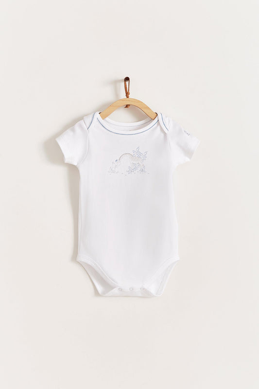This beautiful short sleeve bodysuit from our Colette & Joa collection is made with the softest Pima Cotton.  Perfect for a playtime occasion.  Pair it with any of our sweatpants or overalls for the perfect look. Composition: 100% Peruvian Pima Cotton.  Made in Peru.  Machine washable.