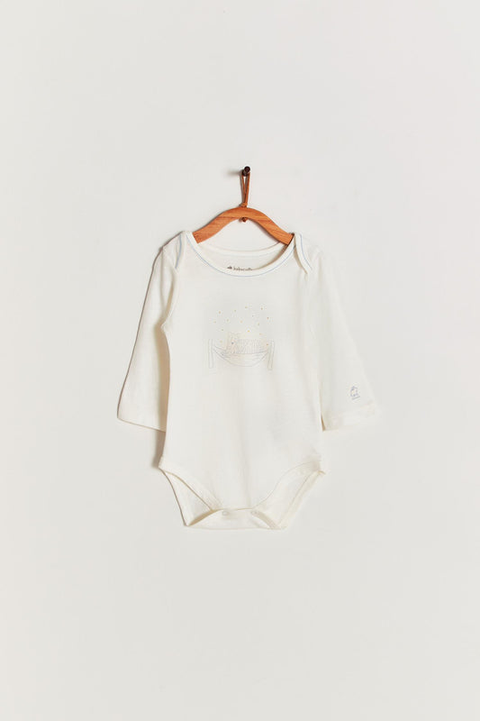 Made from 100% super soft Pima cotton  Cute long sleeve bodysuit, our Safari bodysuit features a huge tiger resting in bed.  Popper fastenings around the legs make changing easy, too. Colour: Taupe with light blue. Composition: 100% Peruvian Pima Cotton.  Made in Peru.  Machine washable. 