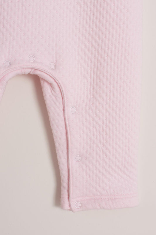 Featuring our Logo collection, this blue quilted playsuit is ideal for your baby to feel comfy and warm while having a great time exploring around! Pair it with any of our bodysuits for the perfect weekend look! Colour: Pink Composition: 100% Peruvian Pima Cotton.  Made in Peru. Machine washable.