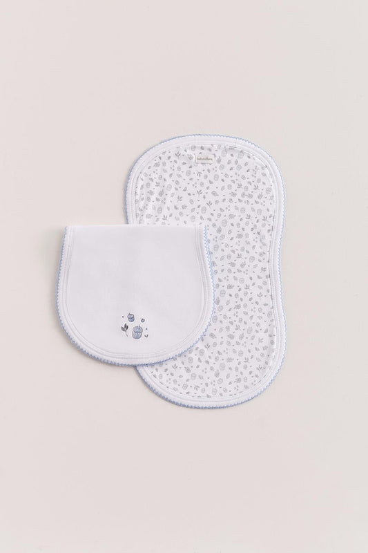 Protect your clothes after feeding with this set of two cute and ultra soft burp clothes!  Two Pima cotton burp clothes of approx. 18 cm x 36 cm, one with our Leaves full print and the other one plain white with embroidered little leaves and acorns.  Reverse side has absorbent towel for extra comfort. This product is a MUST have! Composition: 100% Pima Cotton.  Made in Peru.  Machine washable.