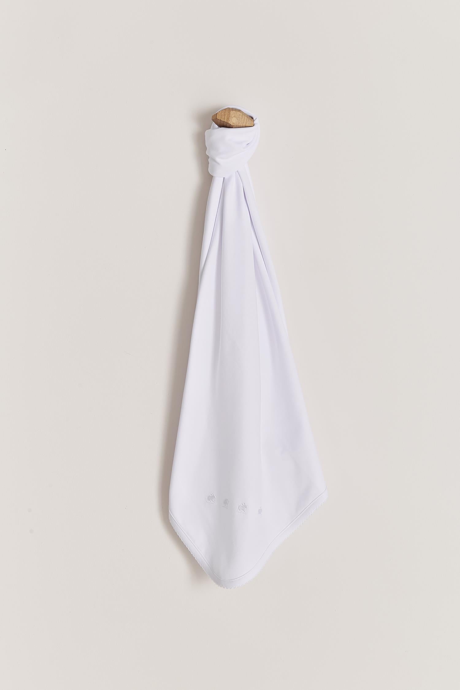 Our plain blanket in double pima cotton is pure quality and durability and whelp keeping your baby's temperature regular! Use it to lay over baby in your arms, in the pram or in the cot. It makes a great gift idea for a new baby or baby shower while combined with our softest pyjamas. Choose from a beautiful array of classic colours: light-blue and white, pink and white or all white. Features our lovely logo embroidered on one side and a delicate picot finish on the edge. Measures: 73 cm x 69 cm
