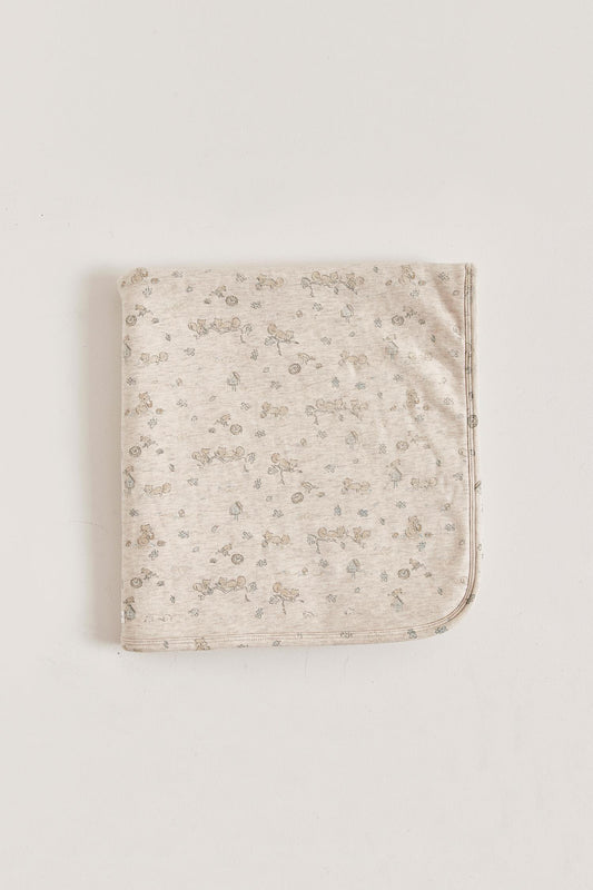 Perfect for keeping your little one cosy and warm on a chilly evening, this sherpa blanket features our little pet Odette print. Its french terry fabric is irresistibly soft and super comfy. Measures approx.: 70 cm x 72 cm. Made in Peru. Machine washable.